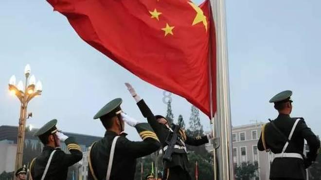 好累 老婆跟别人聊天暖味很过分亲密？游戏画面